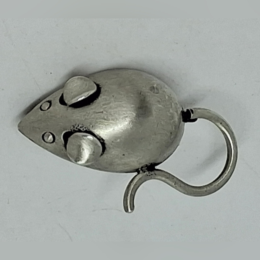 * Vintage Beau Sterling Silver Small Mouse Pin Brooch